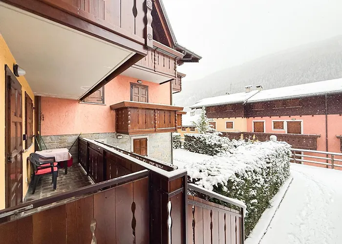 A Schiera, Giardino Privato E Box Doppio San Pietro (Berbenno di Valtellina)